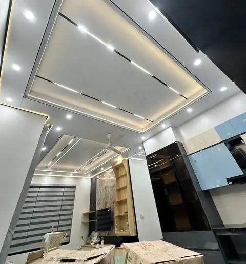 Mẫu trần khu bếp kết hợp đèn LED – Verywood